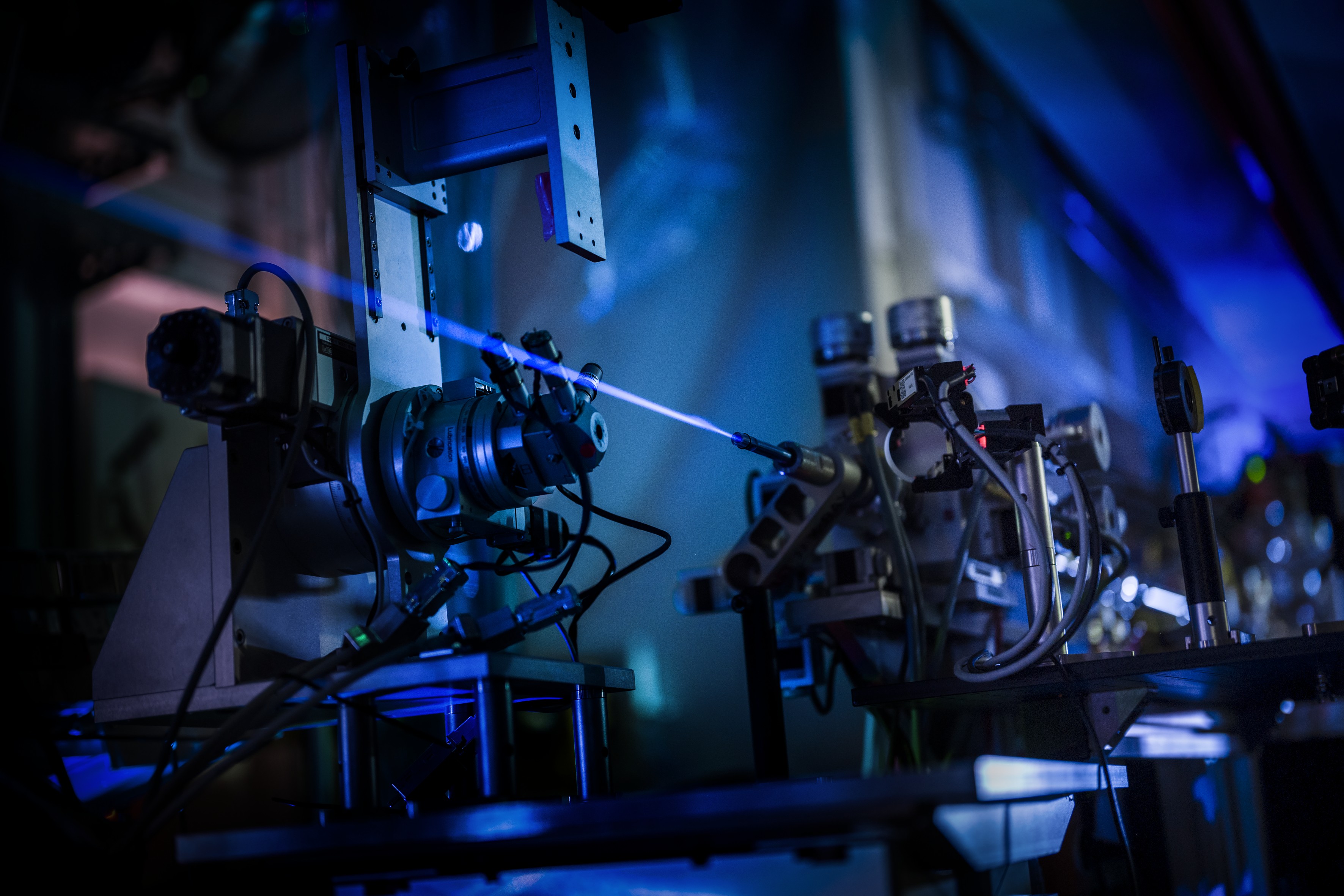 © European XFEL - Jan Hosan European XFEL's FXE experiment station