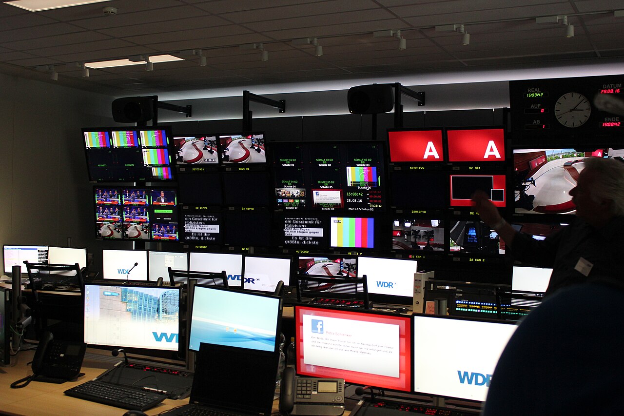 control room of the "Aktuelle Stunde", WDR aktuell and WDR extra